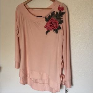 ☀️SALE!☀️ 🆕 T.D.C. Floral Rose Top